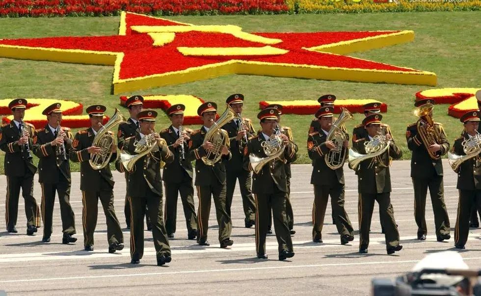 军乐手的行头_图片故事_宝应生活网 - 爱宝应,爱生活!